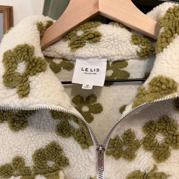 Le Lis White and Green Flower Sherpa Jacket Floral Size Medium - Picture 2 of 8